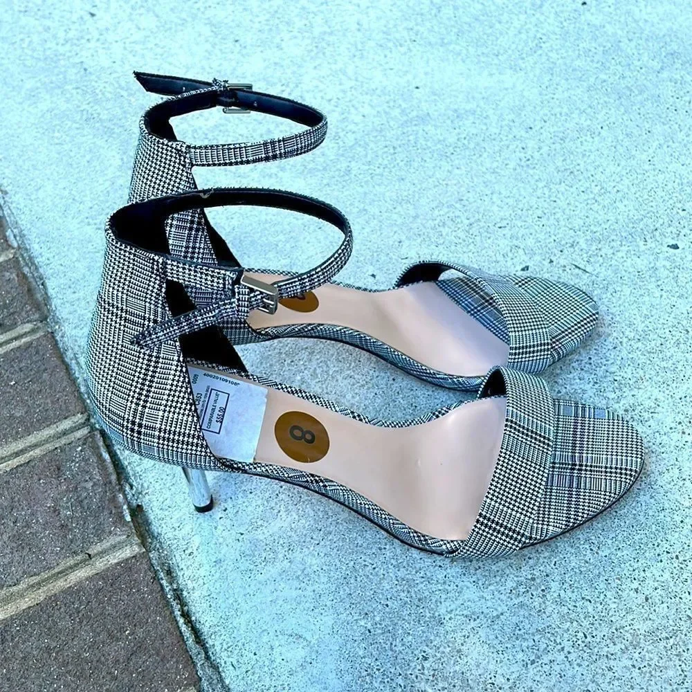 Aldo Black and White Glen Plaid Heels. Size 8.